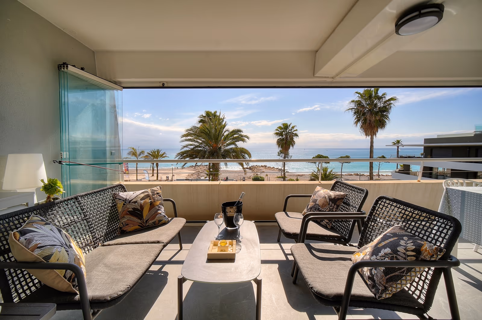 1-Bedroom Seafront Apartment in Villeneuve-Loubet — Villeneuve-Loubet